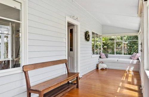 Kingston Beach Casa | 'Balmoral Cottage' A Kingston Beach Escape