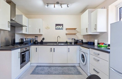Smethwick Apartamento | Balmoral Court -Sleeps 6 -Free Parking with Workspace & High-Speed WiFi