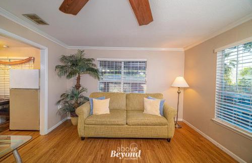 Flour Bluff Apartamento | Balmy Blue Beachy Bungalow