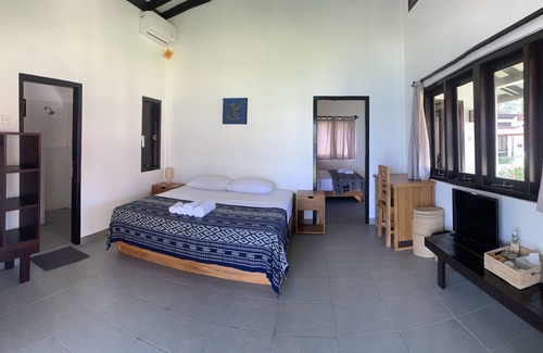 Sekongkang Hotel | Balong Balong Surf Bungalows
