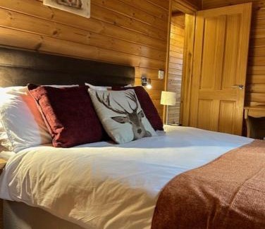 Lochearnhead Apartamento | Balquhidder Braes Holiday Park Lodges, mostly with Hot Tubs and pet friendly, EV facilities