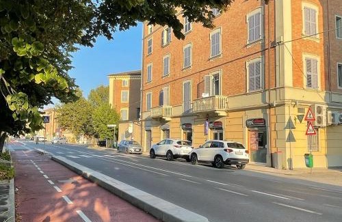 Crocetta-San Lazzaro-Modena Est Apartamento | Balsamico Suites 2 - Near Ferrari Museum & Railway