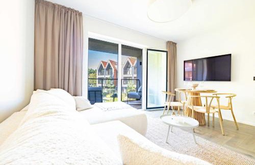 Palanga Apartamento | Baltic Pine Retreat W/Balcony, By Cohost
