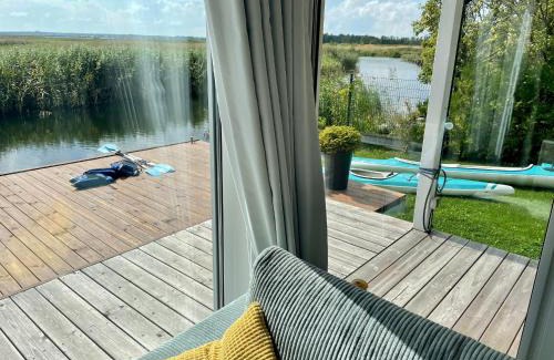 Swinoujscie Complejo | Baltic Waterfront Yacht House - PRIVATE Garden & Watersports Included