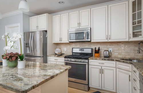 Downtown Baltimore Casa | Baltimore City Home close to Hopkins, Ravens, Orioles. Pet-friendly!