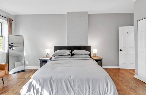 Downtown Baltimore Apartamento | Baltimore Hopkins Medical Apt. 4- walking distance to Fells Point & Inner Harbor