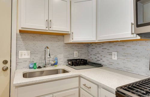 Downtown Baltimore Casa | Baltimore Townhome Near Oriole Park w/ A/C!