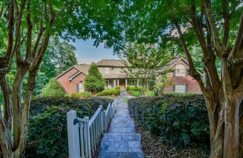 Tuscaloosa Casa | Bama Lakeside Retreat