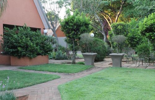 Rustenburg Cabina | Bambelela Lodge