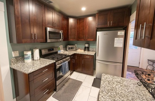 Grant Hill Casa | Bamboo House (Downtown, Convention Center) 3BR