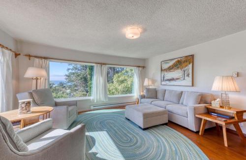 Neahkahnie Beach Casa | Bamboo House - Meredith Lodging