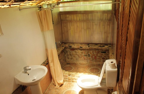 Puerto Princesa City Centre Cama Y Desayuno | Bamboo Rooms & Cottages by Dang Maria BB
