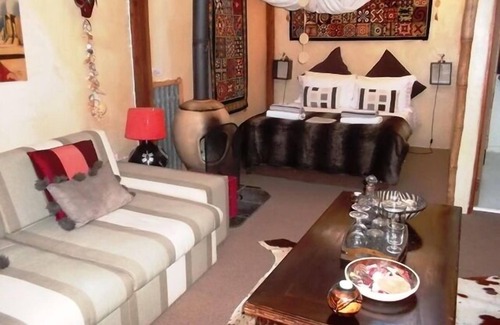 Hunter's Home Casa | Bamboo, The Guest House