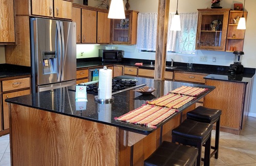 Papaikou Casa | Bamboo Unit- Adult Only-Prvt Entry&Bathroom-Ocean View-A/C option