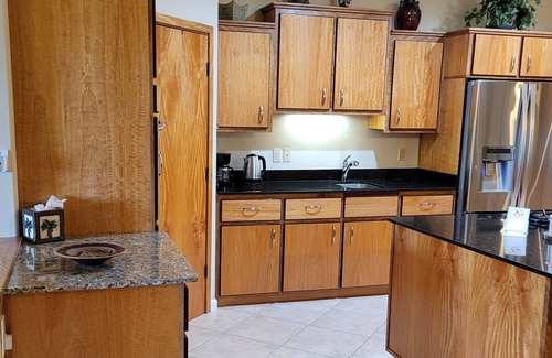 Papaikou Casa | Bamboo Unit- Adult Only-Prvt Entry&Bathroom-Ocean View-A/C option