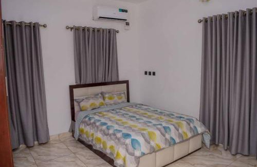 Surulere Apartamento | Bamgbose Apartments - Sleeps 2 - Parking - Balcony