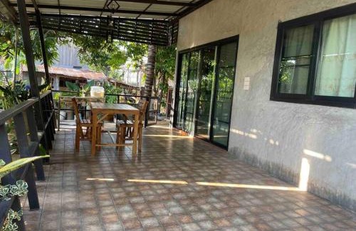 Sakon Nakhon Chalet De Esquí | Ban Aob Maiy(บ้านโอบไม้)