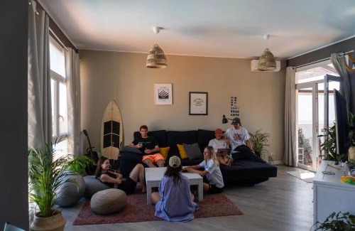 Geafond Casa | Banama Coliving & Coworking, Surf & Yoga - Casa Roja