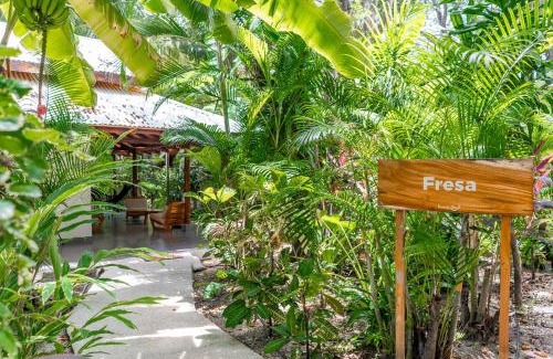 Carmen Hotel | Banana Beach Bungalows