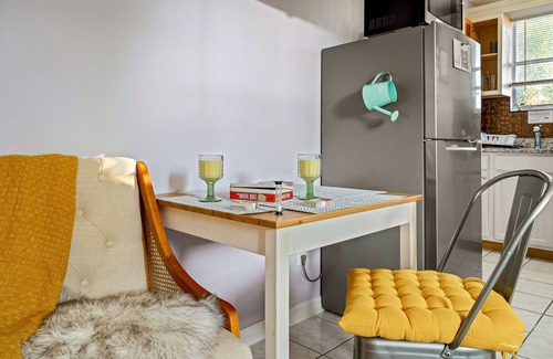 Southwest Apartamento | Banana Bungalow with Dreamy New Bathroom