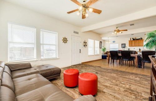 Surfside Beach Casa | Banana Cabana - Quick Walk to Beach & Restaurants