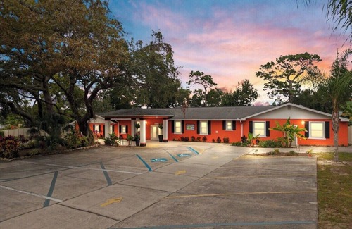 Orlovista Villa | Banana Leaf Villa- Book your gathering today!