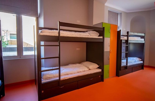 Cannes City Centre Hostal | BANANA'S CAMP