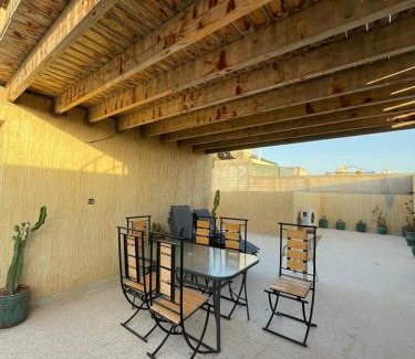 Tamrhakht Casa | Banana surf town