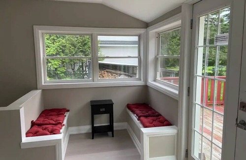L'Amable Cabaña | Bancroft Beauty by Lake Tait-Just Renovated.with Outdoor Recreation / Pool.