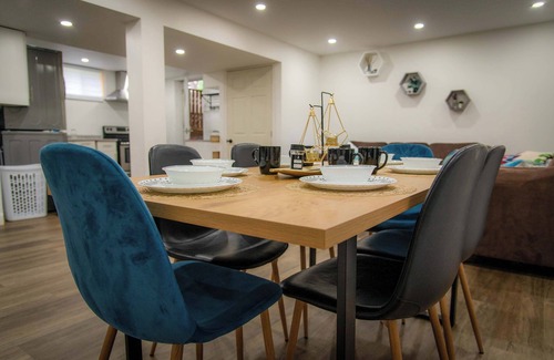 Hastings Highlands Casa | Bancroft Memories | 5BR Retreat + Pool & 2 Kitchens