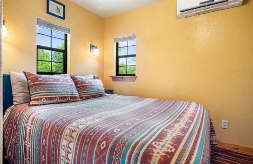Bandera Casa | Bandera Stronghold - Crazy Horse Cabin
