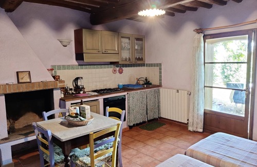 Castellina Marittima Casa | Banditelle Rosse App."Acetosella"