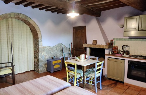 Castellina Marittima Casa | Banditelle Rosse App."Acetosella"