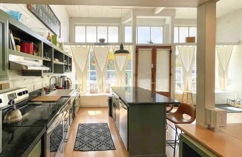 Bandon Casa | Bandon Historic River House in Old town Bandon with amazing views!