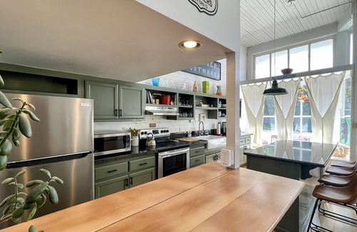 Bandon Casa | Bandon Historic River House in Old town Bandon with amazing views!