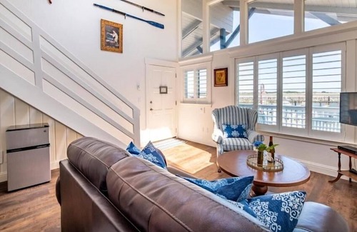 Bandon Hotel | Bandon Marina Inn