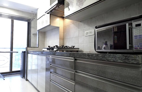 Bandra East Apartamento | Bandra Lux stay - 2 BHK apartment