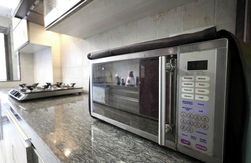 Bandra East Apartamento | Bandra Lux stay - 2 BHK apartment