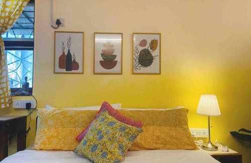 Pali Hill Apartamento | Bandra Studio Lokhandwala House, Near Carter Road, Palli Hill by Connekt Homes