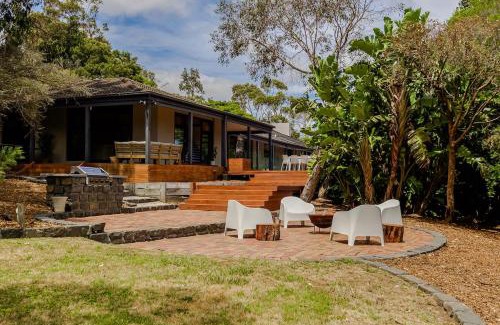 Frankston South Casa | Bangalay Palms