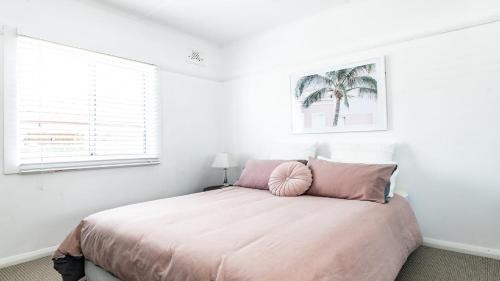 Ettalong Beach Casa | Bangalow Beach House - Ettalong, pet friendly, walk to beach,shops,cafes