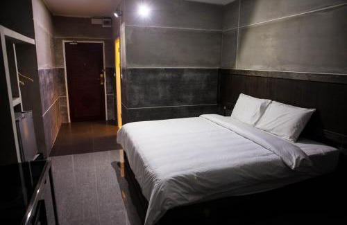 Din Daeng Hotel | Bangkok 68