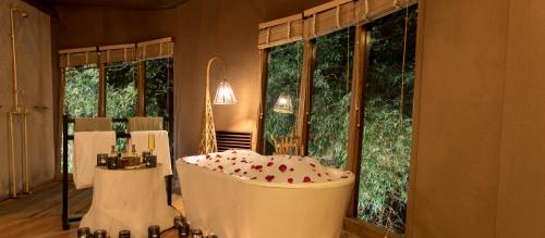 Kanha Cabina | Banjaar Tola Kanha National Park - A Taj Safari Lodge