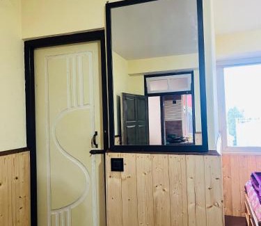 Darjeeling Cama Y Desayuno | Banjaara Backpackers- Room & Beds