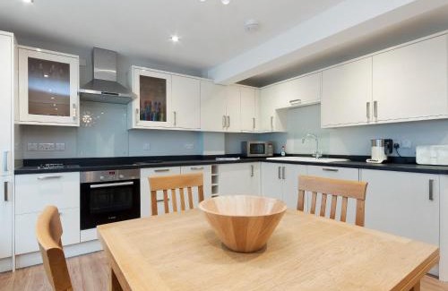 Dartmouth Casa | Bank Apartment 1