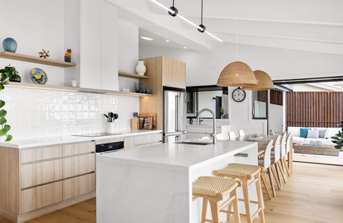 Mollymook Casa | Banksia Beach House - Your Resort Style Coastal Retreat