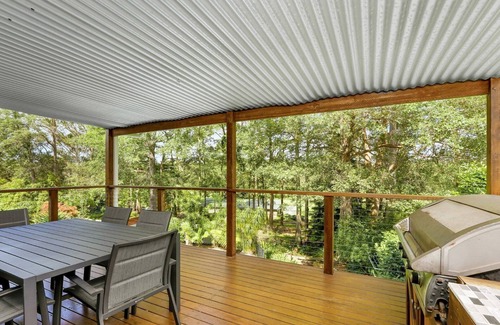 Wamberal Casa | BANKSIA HOUSE | pool, wifi | Accom Holidays