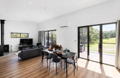 Eganstown Casa | Banksia Villa