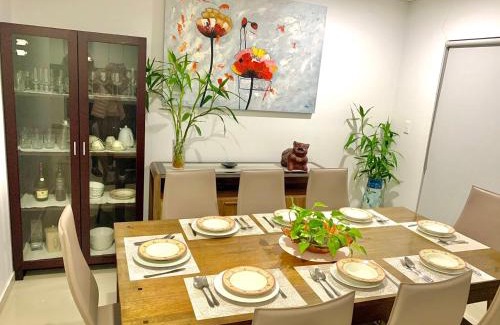 Bankstown Casa | Bankstown 4 Br house close to Shopping & Station