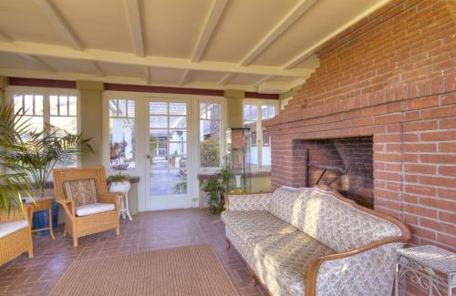 Two Harbors Cama Y Desayuno | Banning House of Two Harbors